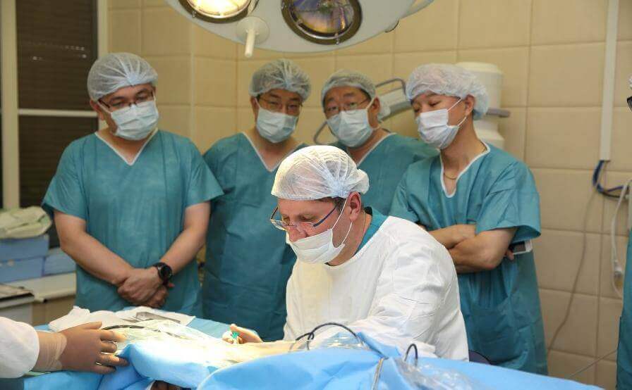 Кохлеарная имплантация